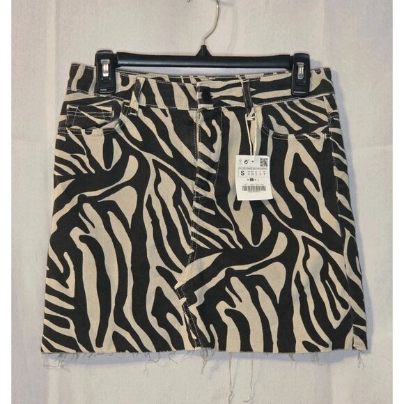 Zara Z1975 Zebra Print Denim Skirt Size Small Raw Hem Front Zip NWT - Picture 1 of 5